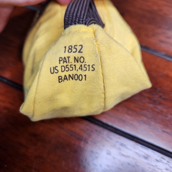 Bananagrams Crossword Word Game Family Fun Bananagram Award Winning Game Night - Picture 11 of 12